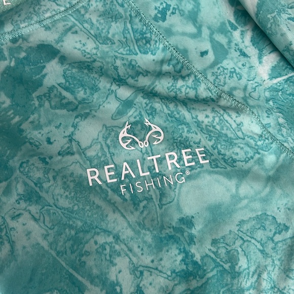 Realtree Aspect Women's Long Sleeve Fishing Shirt size medium - Picture 3 of 4